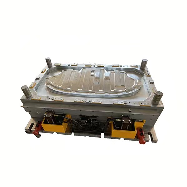 發動機擋泥板模具2